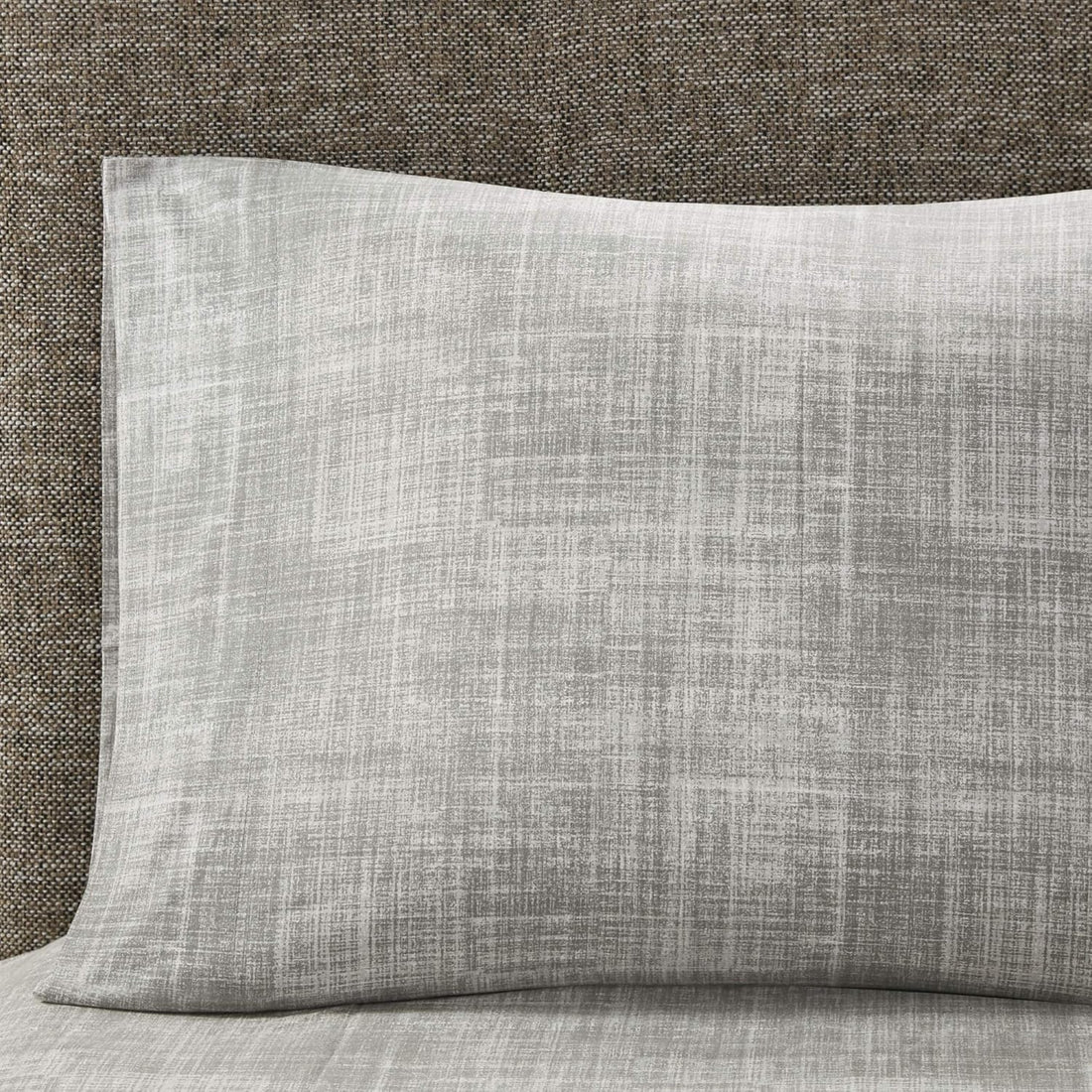 Juego de cama acolchado reversible a rayas en una bolsa de 8 piezas con juego de sábanas y almohada decorativa