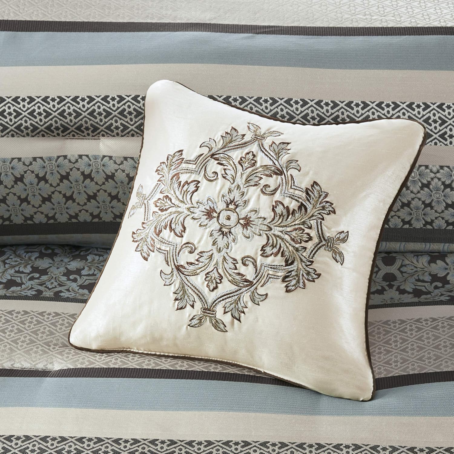 Juego de cama en bolsa de lujo con diseño de damasco y jacquard: 7 piezas con fundas de almohada y faldón de cama a juego