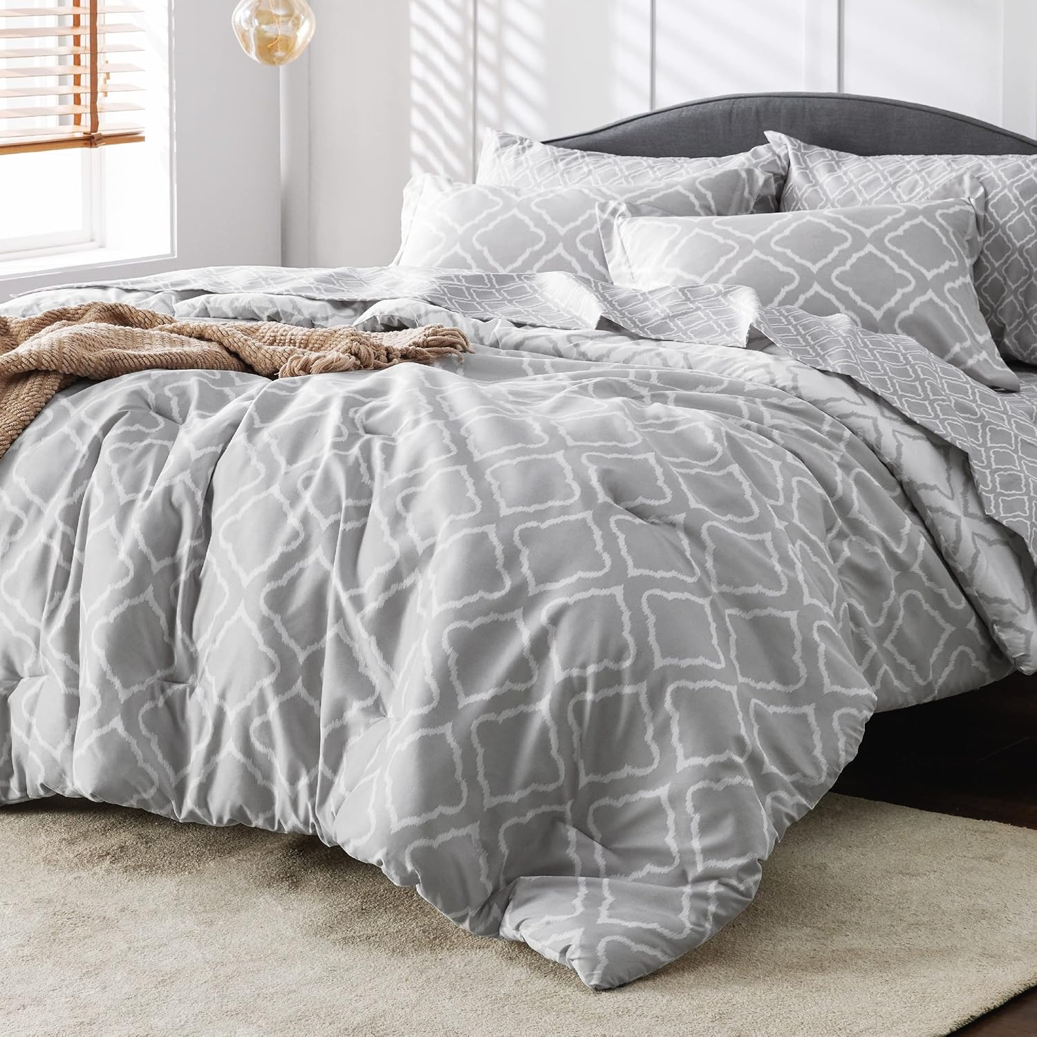 Quatrefoil Reversible Bed in a Bag Set - 7 Pcs Gray Geometric Comforter Set