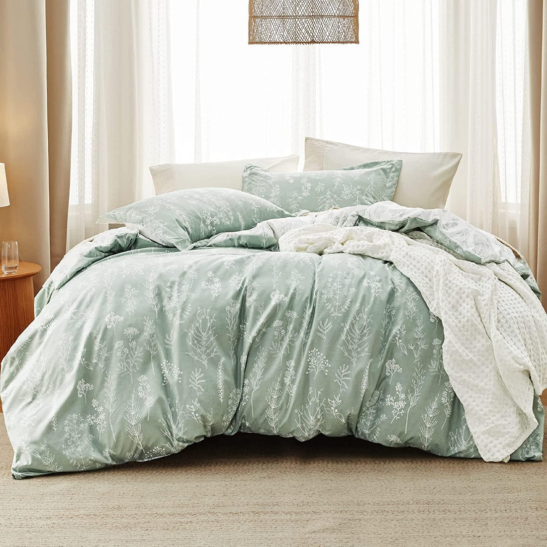 Queen Comforter Set - Sage Green Comforter, Cute Floral Bedding Comforter Sets, 3 Pieces, 1 Soft Reversible Botanical Flowers Comforter and 2 Pillow Shams