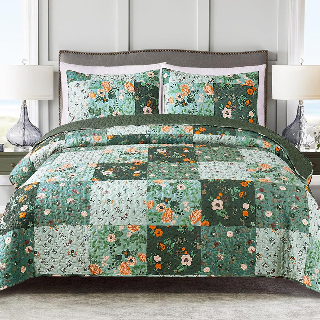 Reversible Floral Boho Patchwork Quilt Set - 3 Pcs All Season Bedspread