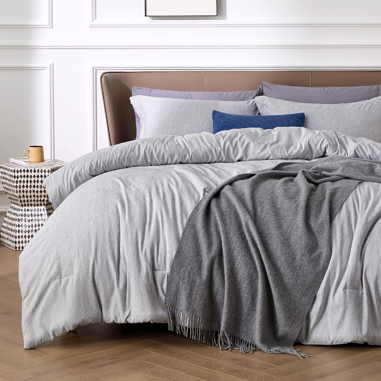 Grey Comforter Queen Size, Soft Bedding for All Seasons, Cationic Dyed Bedding Set, 3 Pieces, 1 Comforter (90"x90") and 2 Pillow Shams (20"x26"+2")