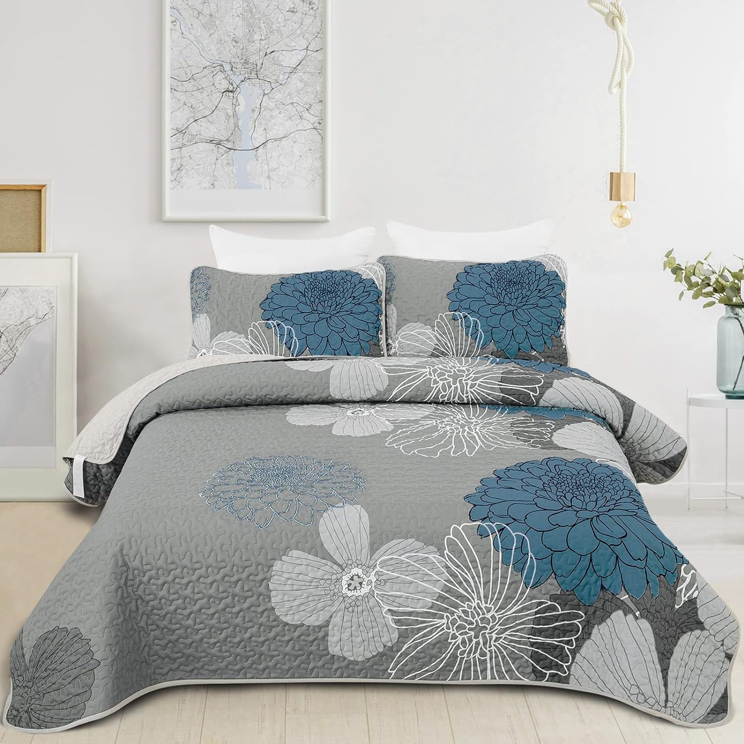 Lightweight Floral Boho Quilt Set - 3 Pcs All Season Bedspread