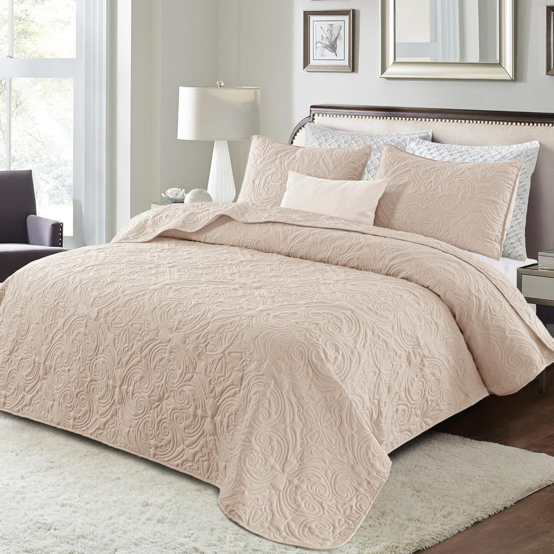 Reversible Damask Vintage Style Quilt Set - 3 Pcs All Season Coverlet Set