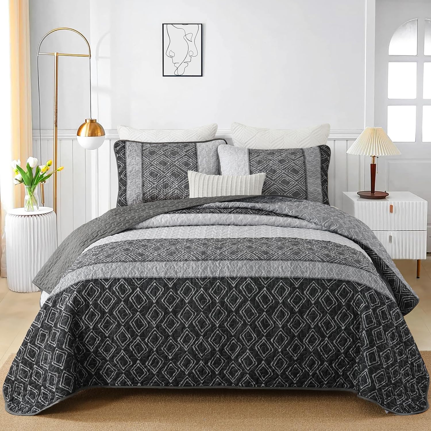 Striped Geometric Boho Quilt Set - 3 Pcs Ultra-Soft Bedspread Set