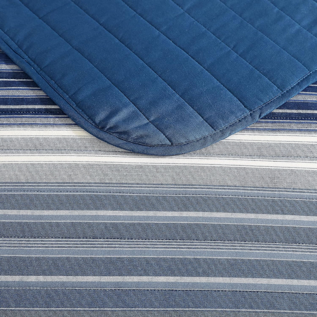 Reversible Cotton-Blend All Season Quilt Set - 3 Pcs Bedding Set w/ Matching Shams