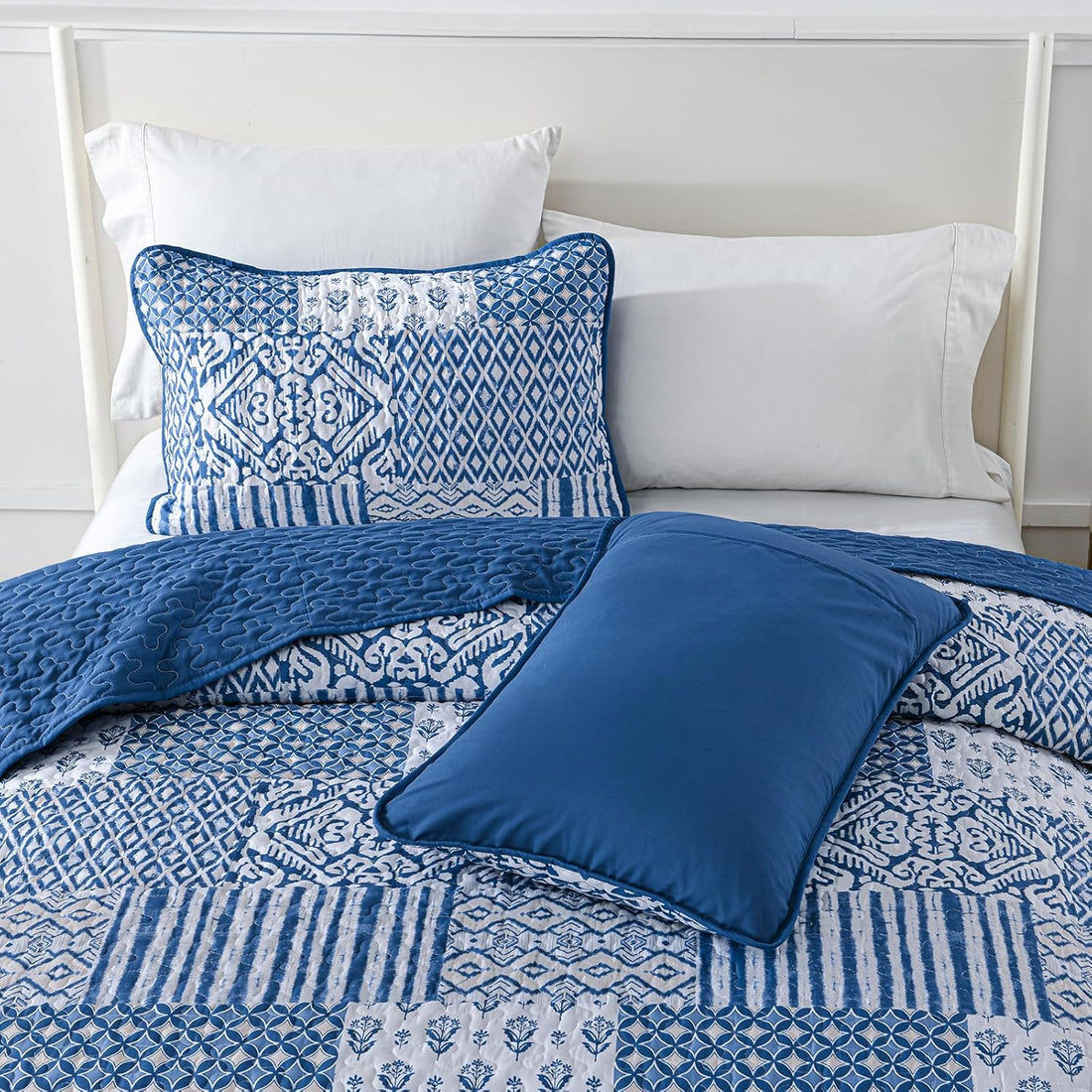 Floral Boho Geometric Patchwork Quilt Set - 3 Pcs Coverlet Set