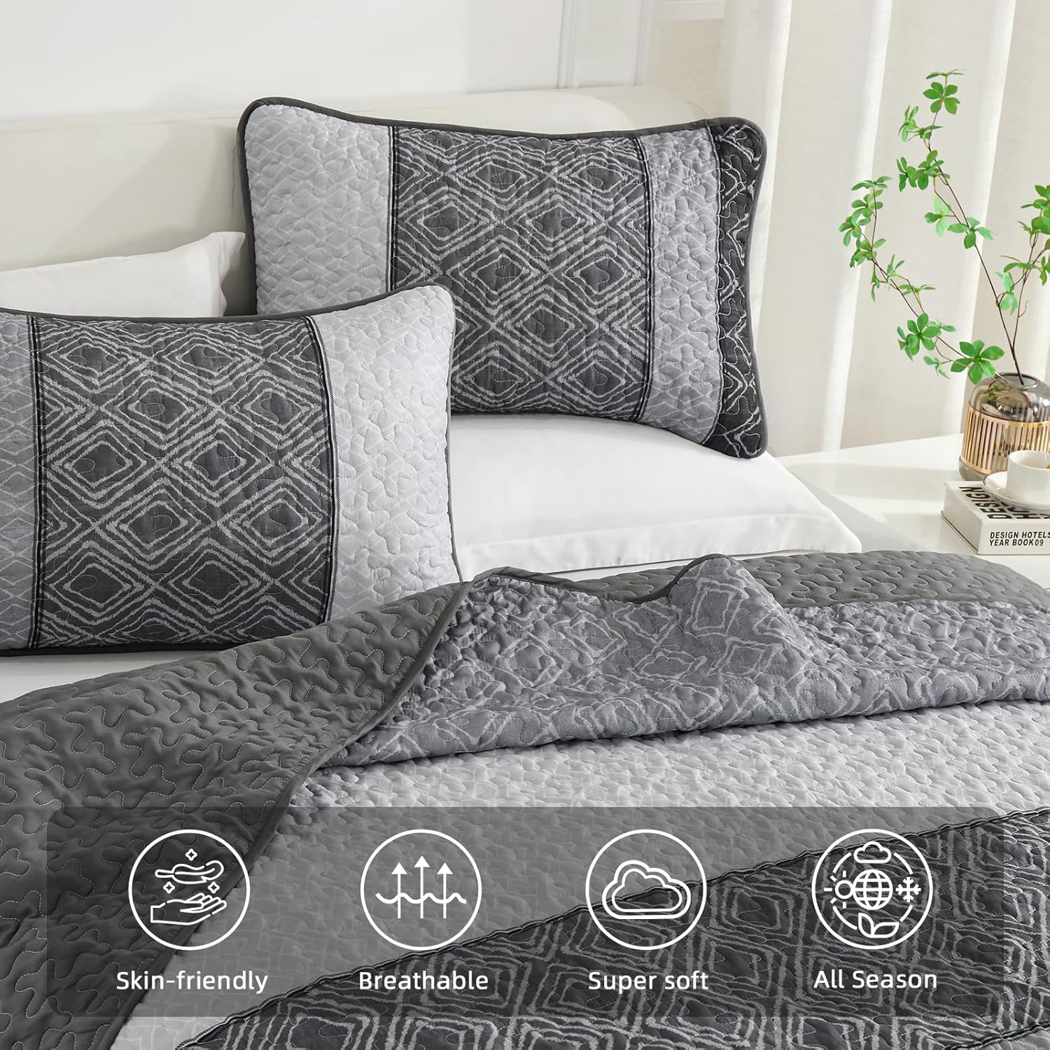 Striped Geometric Boho Quilt Set - 3 Pcs Ultra-Soft Bedspread Set