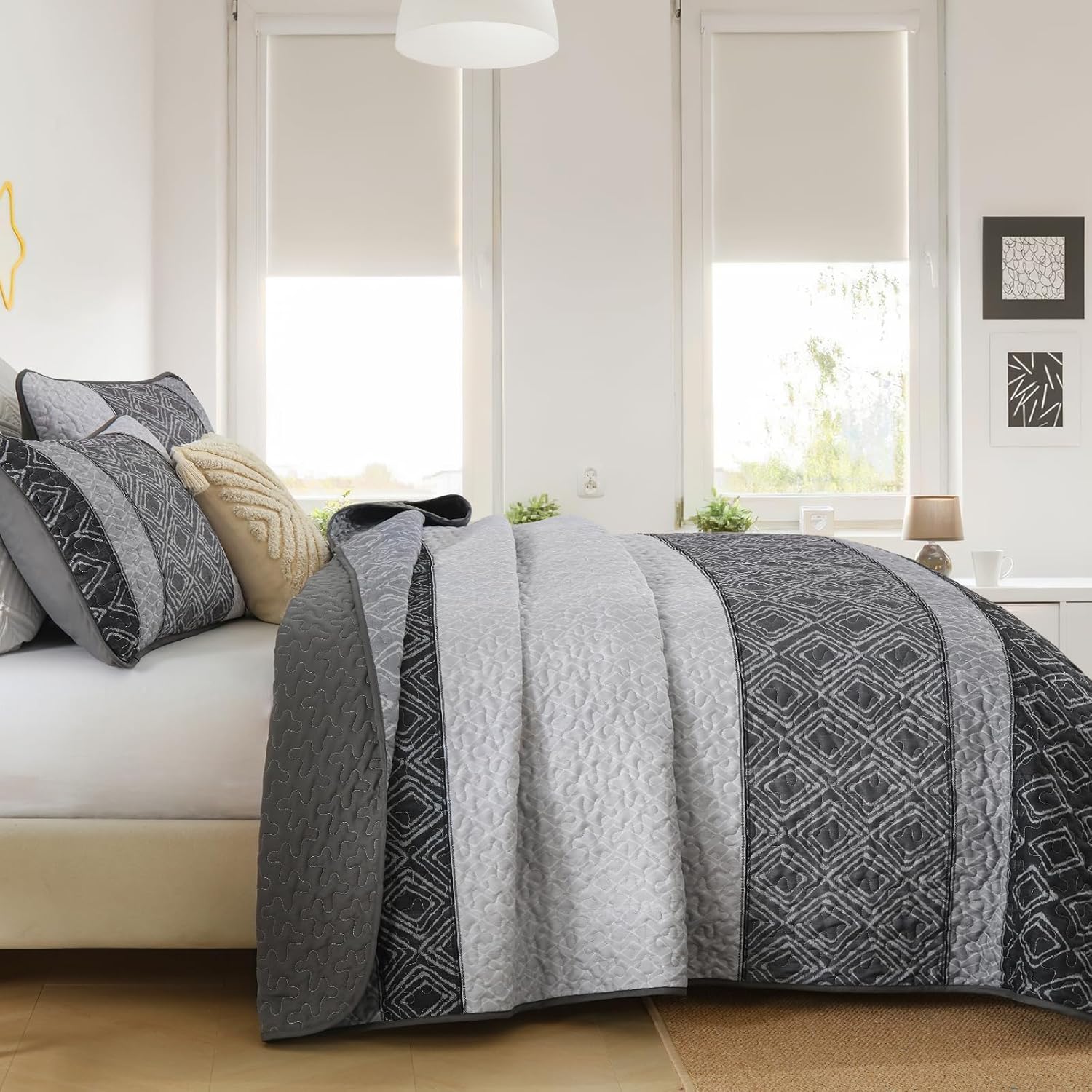 Striped Geometric Boho Quilt Set - 3 Pcs Ultra-Soft Bedspread Set
