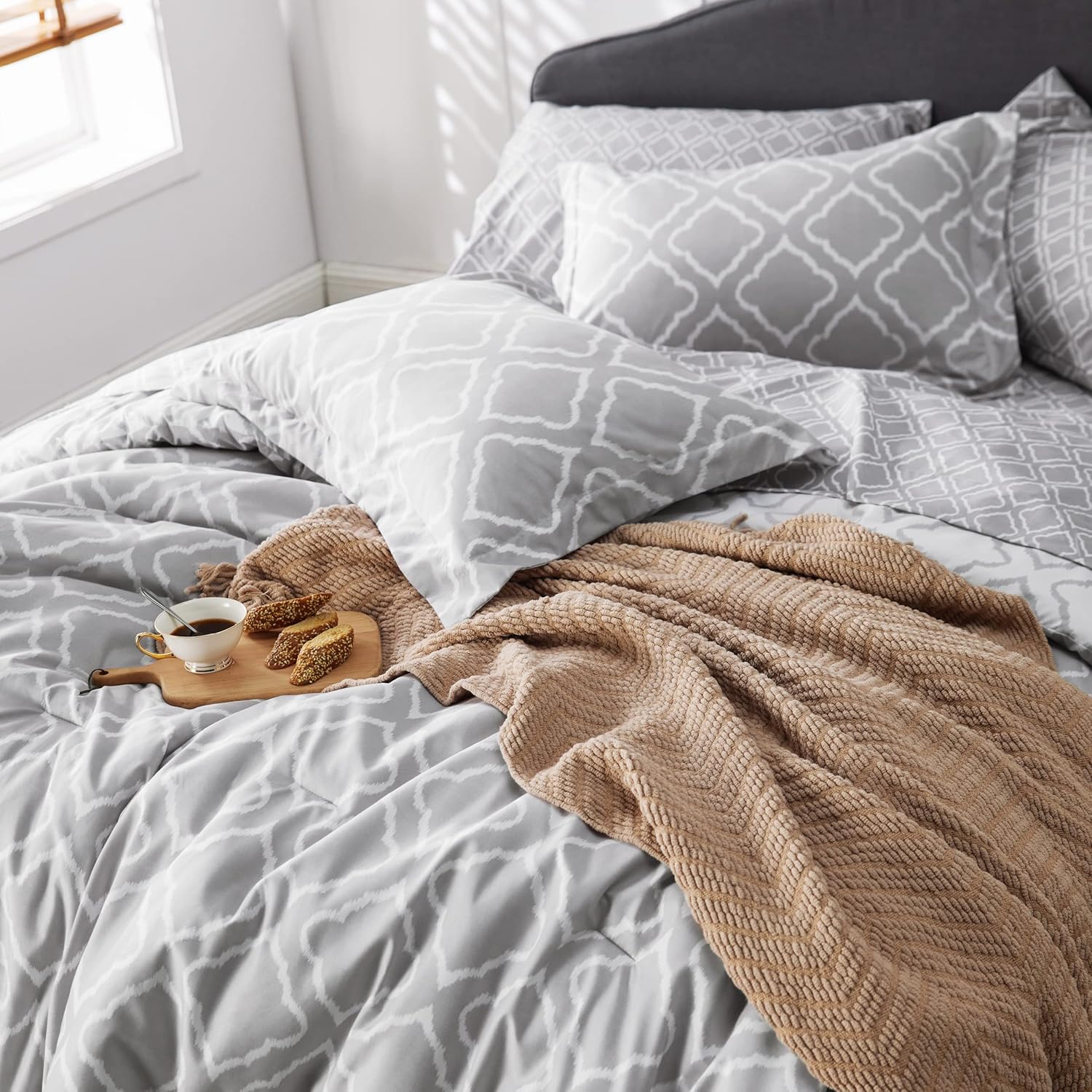 Quatrefoil Reversible Bed in a Bag Set - 7 Pcs Gray Geometric Comforter Set