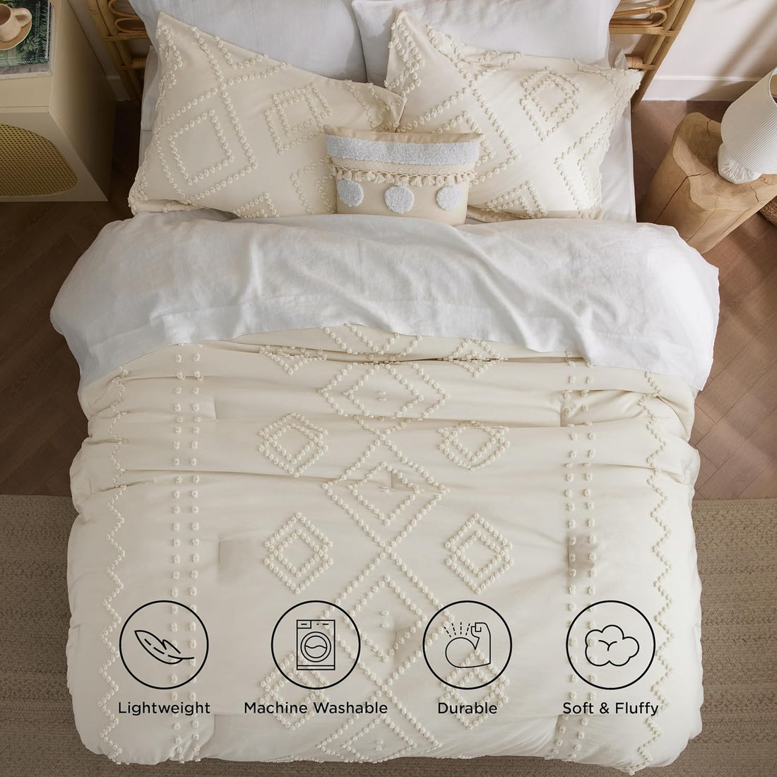 Queen Comforter Set - White Comforter, Boho Tufted Shabby Chic Bedding Comforter Set, 3 Pieces Vintage Farmhouse Bed Set for All Seasons, Fluffy Soft Bedding Set with 2 Pillow Shams