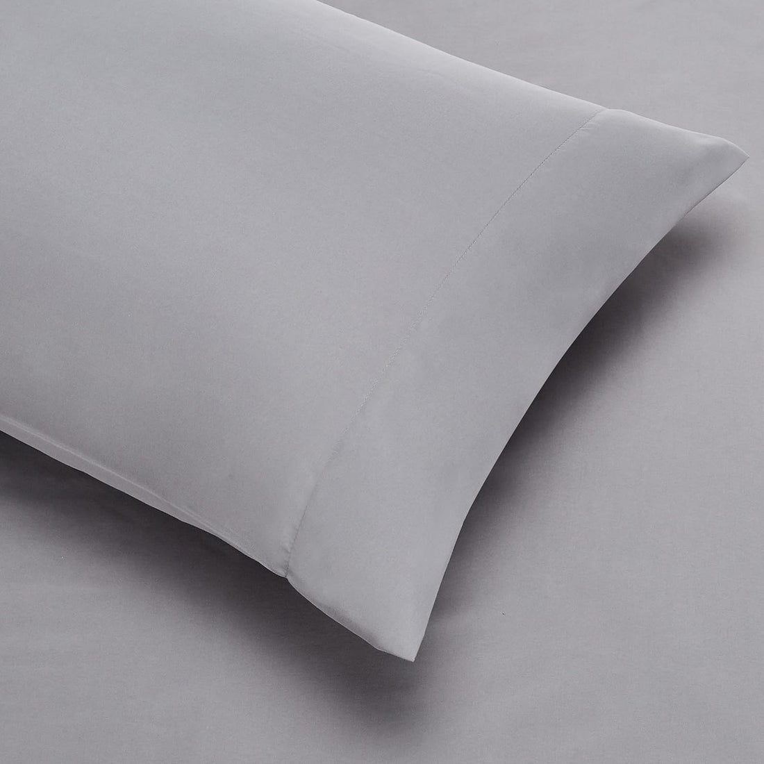 Juego de edredón tamaño matrimonial o queen con sábanas, 5 piezas, ropa de cama Calvin Stripe gris, microfibra liviana, Bed-in-a-Bag 