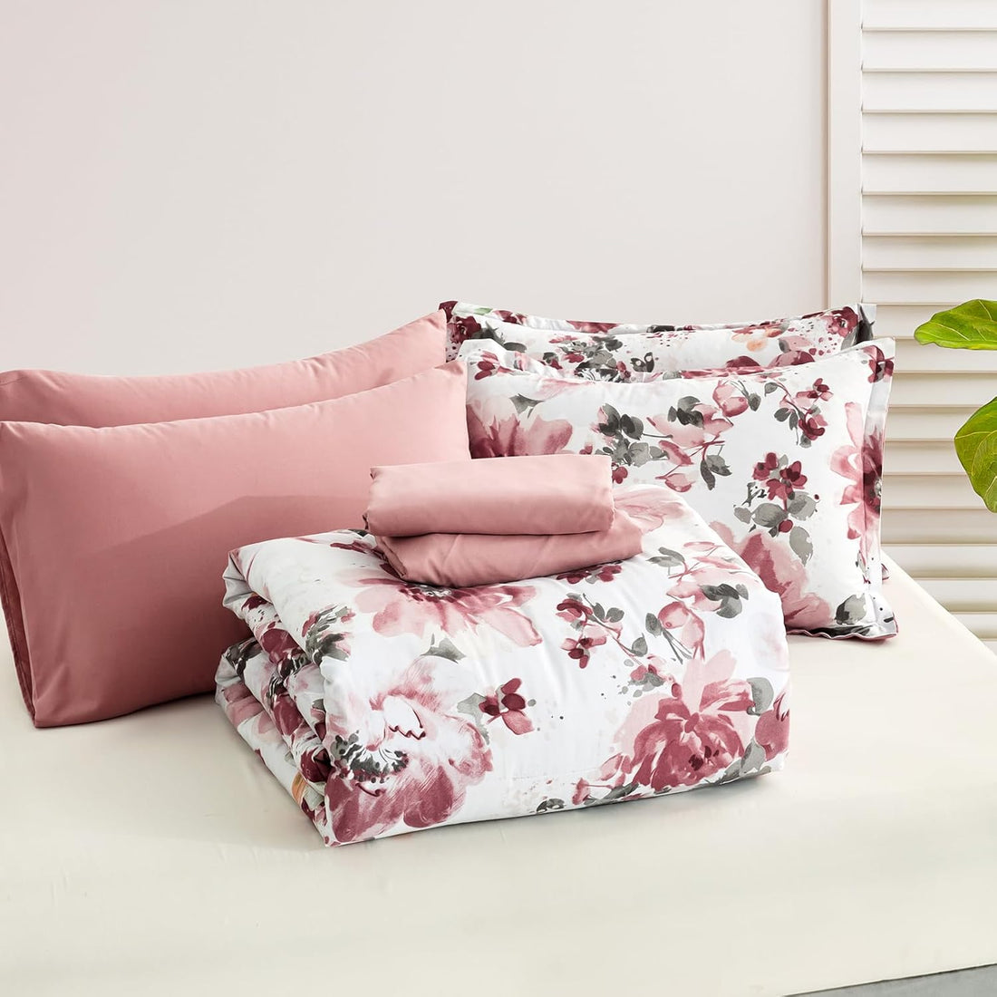 Juego de cama con flores en una bolsa: juego de edredón completo para todas las estaciones con 7 piezas de flores rosas