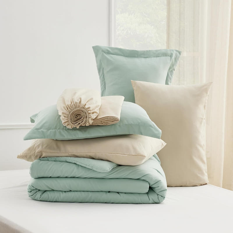 Juego de cama en bolsa de dos tonos: juego de cama moderno de 7 piezas con diseño en contraste