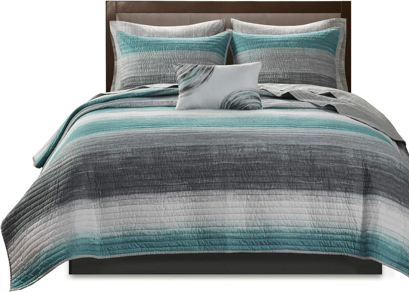 Juego de cama acolchado reversible a rayas en una bolsa de 8 piezas con juego de sábanas y almohada decorativa
